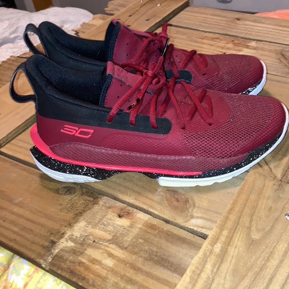 UA Curry 7’s almost like new mens size 9.5 women’s size 11 color “red Cordova”